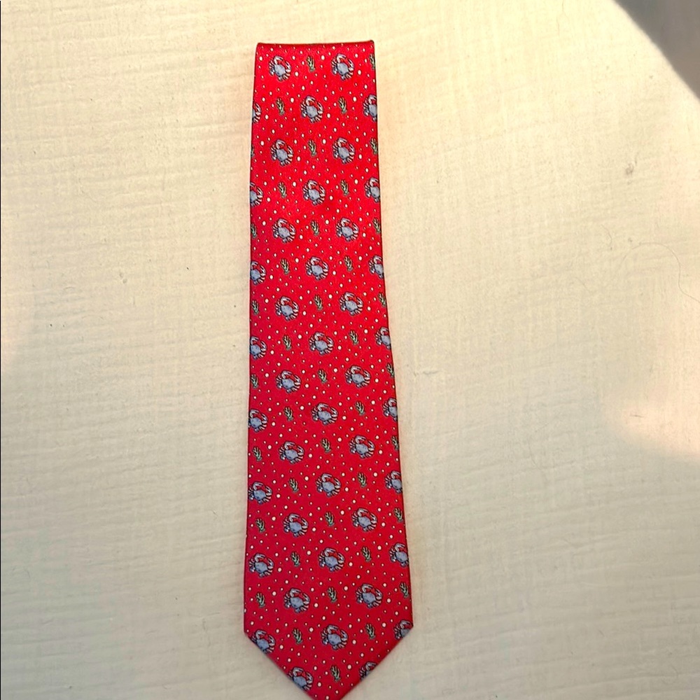 Vineyard Vines Red and Blue Patterned Tie